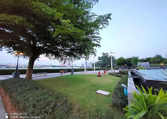 Peacefully River Front Home, Refreshing Oasis 4* بانكوك