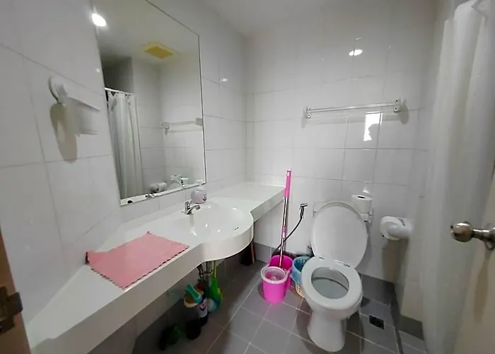 Peacefully River Front Home, Refreshing Oasis 4* بانكوك